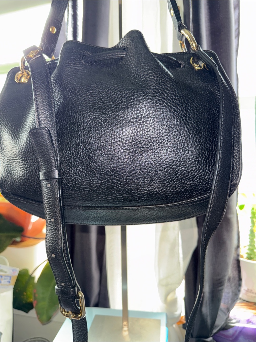 MCM Black Pebbled Leather Drawstring Shoulder Crossbody Bag with Gold Hardware - Picture 7 of 13